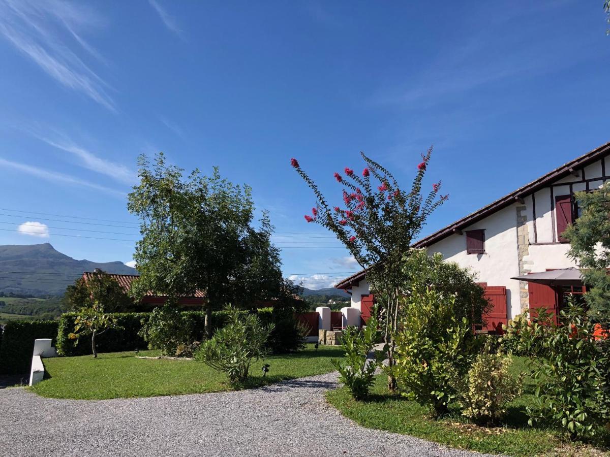 Bed and Breakfast La Ferme D'Ika Saint-Jean-de-Luz Esterno foto